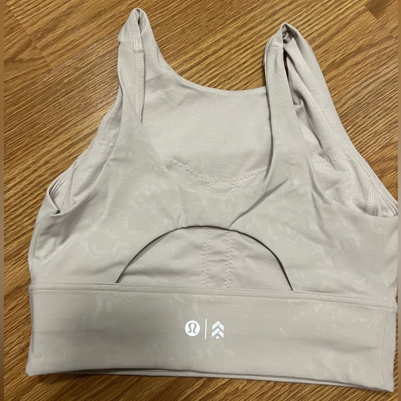 Lululemon x Barry’s Bootcamp Stronger as One Long Line Bra Emboss Light Chrome 6 - Picture 2 of 5